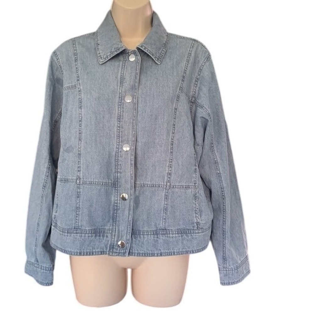 Chicos Womens Denim Jacket Light Wash Button Front Collared Blue Size 2 Large